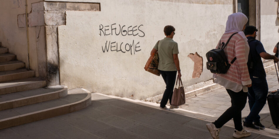 Resisting the Extreme (2021)