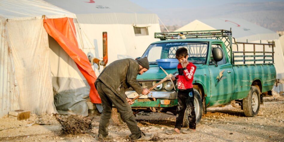 Rethinking mixed migration: What about internal migration and displacement?