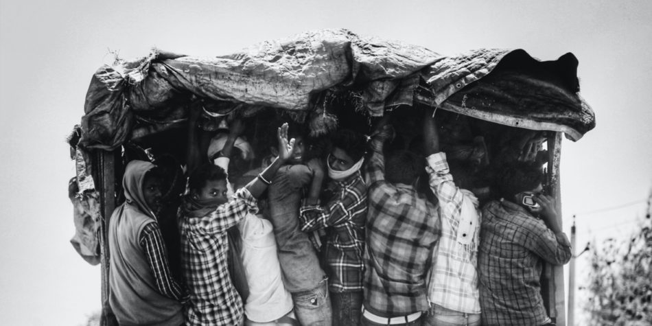 Risk in context: Decision-making in irregular and mixed migration